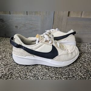 Nike Waffle Debut Shoes Women's 8